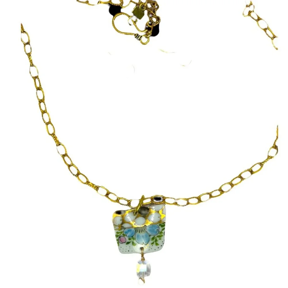 Broken China Pendant Necklace With Gold Tone Chain & Multifaceted Crystal Bead - Picture 8 of 11